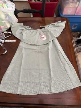 Women’s Green Gingham Off-Shoulder Dress